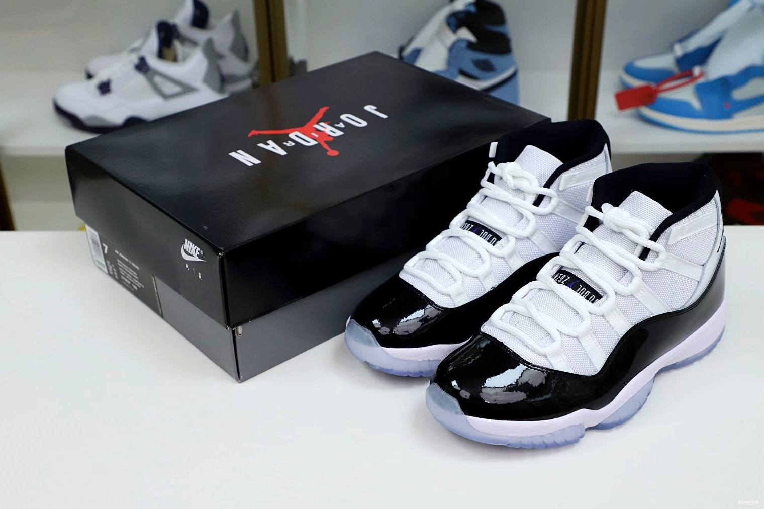 11 AIR JORDAN 2018 RETRO 'CONCORD' 0906
